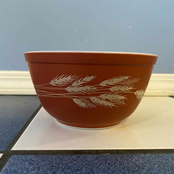 Pyrex Autumn Harvest mixing bowl - Picture 1 of 3